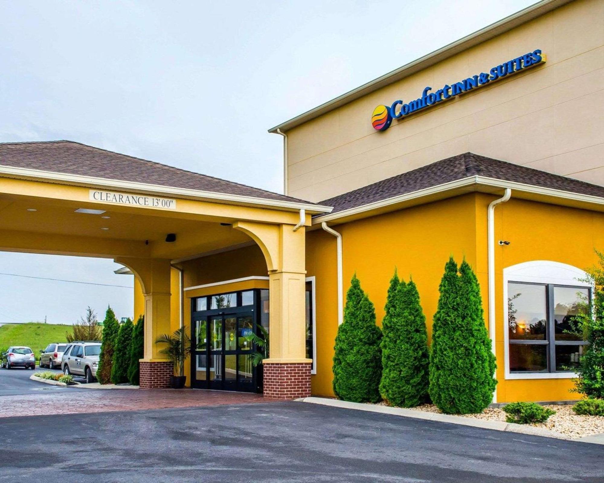Comfort Inn & Suites Franklin East Exterior photo