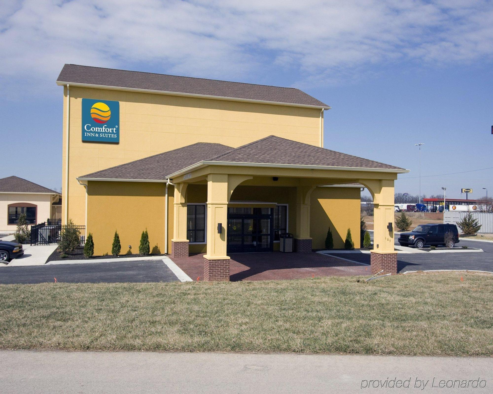 Comfort Inn & Suites Franklin East Exterior photo